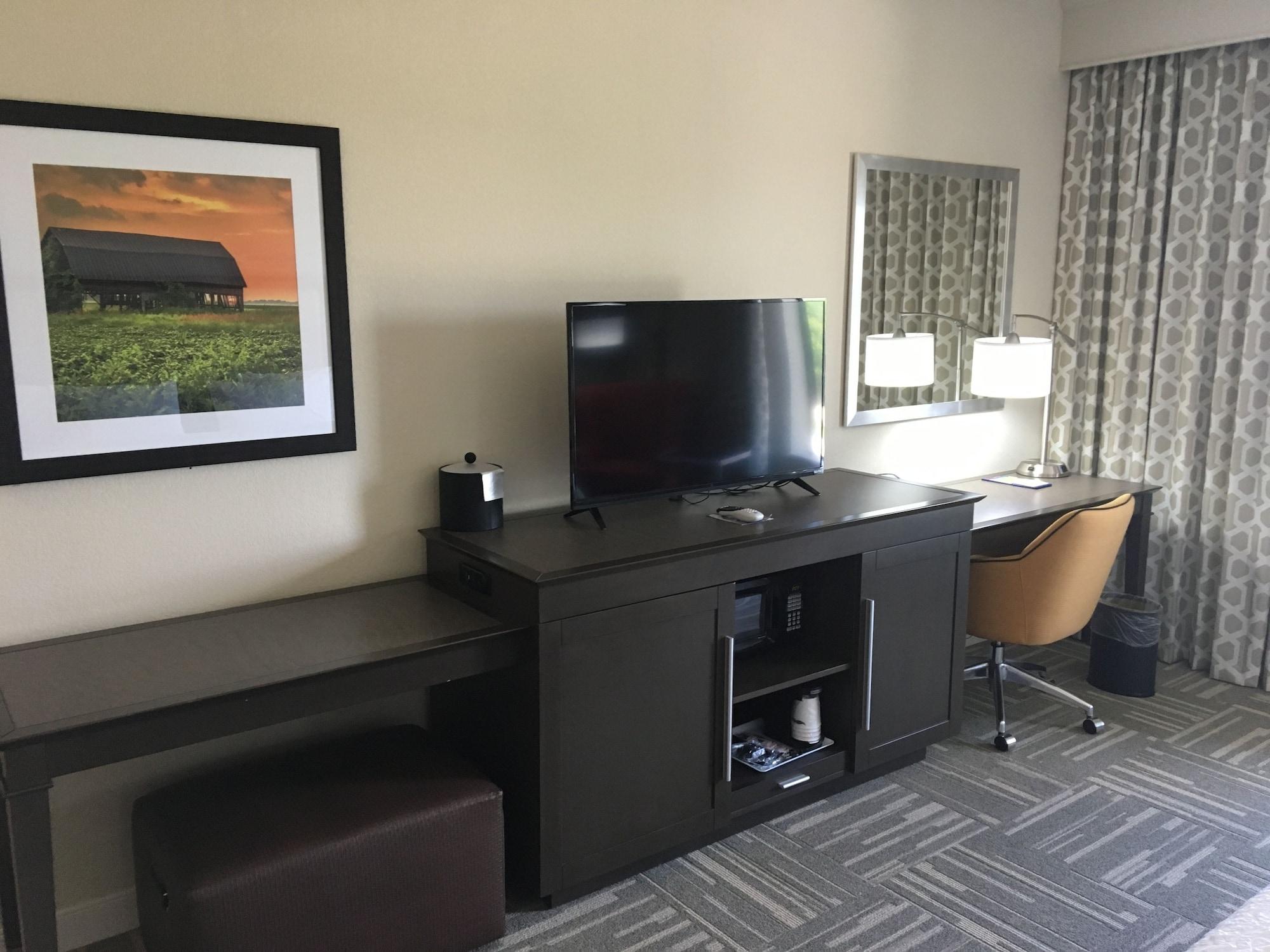 Hampton Inn Mcpherson Esterno foto