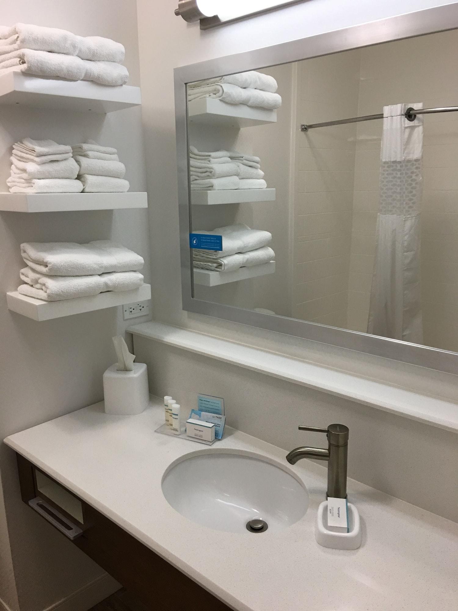 Hampton Inn Mcpherson Esterno foto